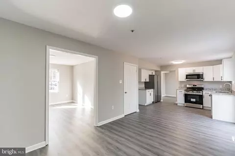 9948 Elm St, Lanham, MD 20706 photo 6