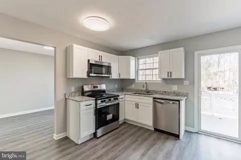 9948 Elm St, Lanham, MD 20706 photo 7