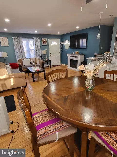 9101 Spring Acres Rd, Clinton, MD 20735 photo 2