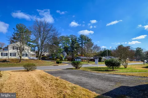 15718 Pointer Ridge Dr, Bowie, MD 20716 photo 3