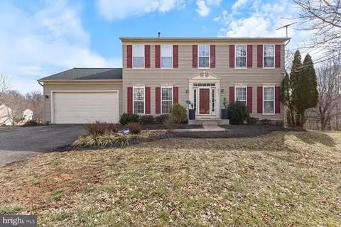 8915 Della Ln, Fort Washington, MD 20744