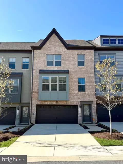 9508 Capital Ln, Marlboro, MD 20774