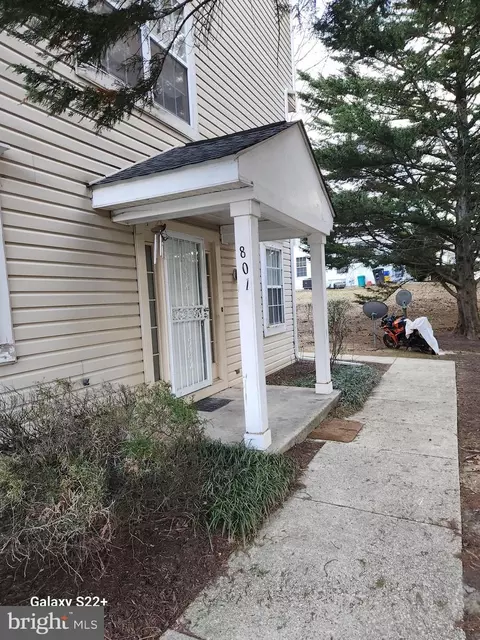 801 English Chestnut Dr #1, Landover, MD 20785