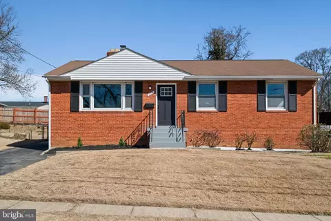 312 Brockton Rd, Oxon Hill, MD 20745