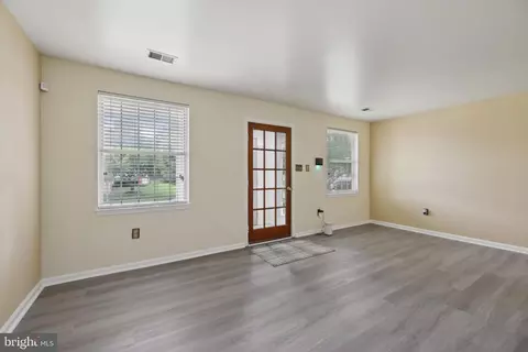 9303 Foxcroft Ave, Clinton, MD 20735 photo 6