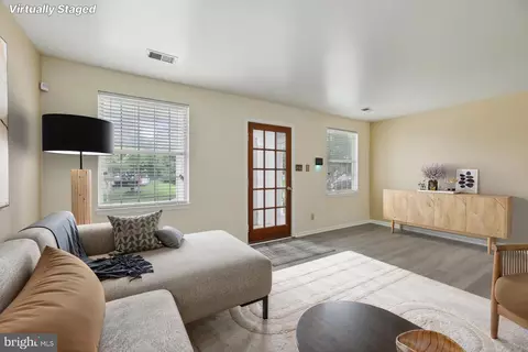 9303 Foxcroft Ave, Clinton, MD 20735 photo 5