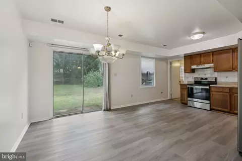 9303 Foxcroft Ave, Clinton, MD 20735 photo 12