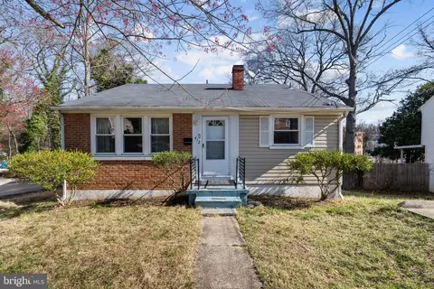 412 Winslow Rd, Oxon Hill, MD 20745