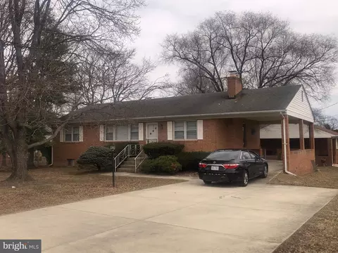6100 Parkview Ln, Clinton, MD 20735