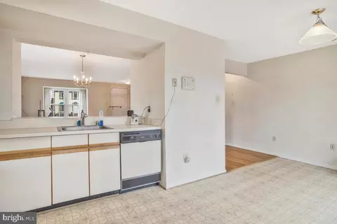 14217 Oakpointe Dr, Laurel, MD 20707 photo 15