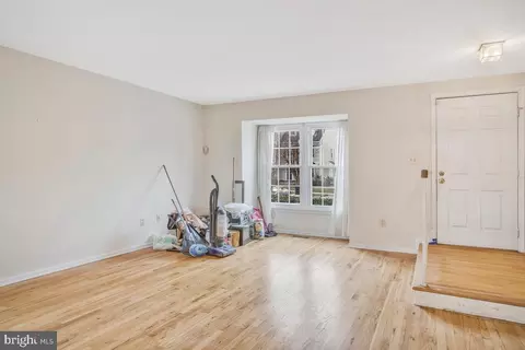 14217 Oakpointe Dr, Laurel, MD 20707 photo 6