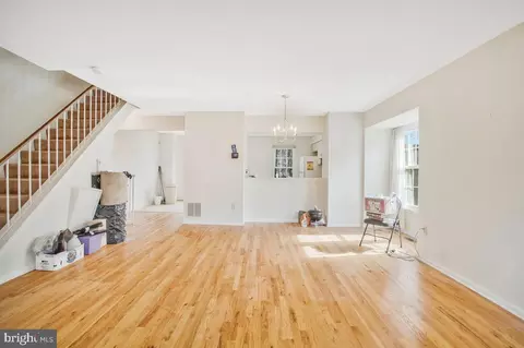 14217 Oakpointe Dr, Laurel, MD 20707 photo 8