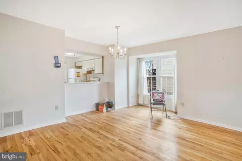14217 Oakpointe Dr, Laurel, MD 20707 photo 9