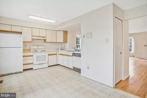 14217 Oakpointe Dr, Laurel, MD 20707 photo 14