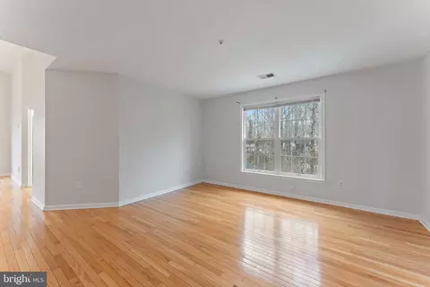 Living - 10110 Goose Pond Ct, Laurel, MD 20708 photo 6 of 12