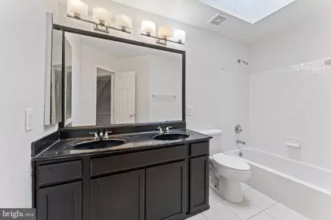 Bath - 10110 Goose Pond Ct, Laurel, MD 20708 photo 2 of 4