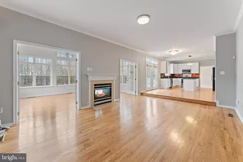 Living - 10110 Goose Pond Ct, Laurel, MD 20708 photo 3 of 12