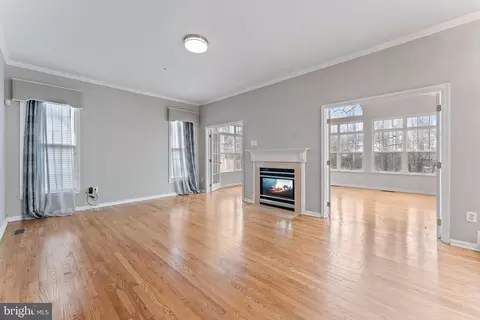 Living - 10110 Goose Pond Ct, Laurel, MD 20708 photo 2 of 12
