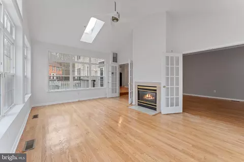 Living - 10110 Goose Pond Ct, Laurel, MD 20708 photo 4 of 12