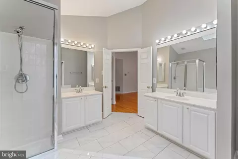 Bath - 10110 Goose Pond Ct, Laurel, MD 20708 photo 1 of 4