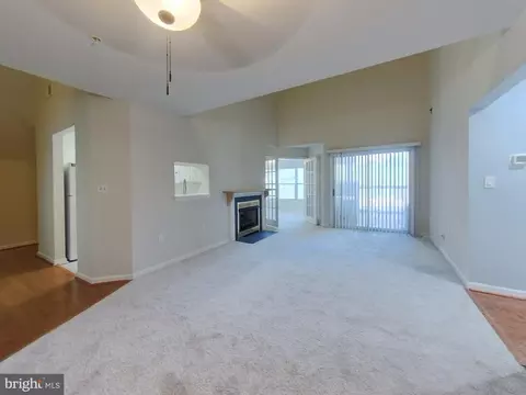 6600 Lake Park Dr #2E, Greenbelt, MD 20770