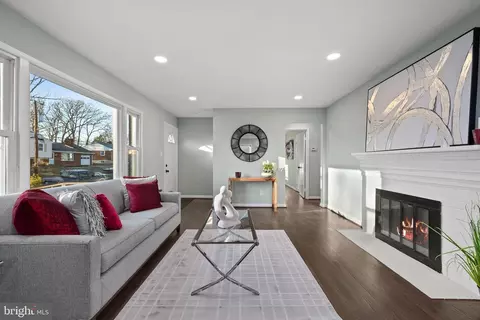 6807 97th Pl, Lanham, MD 20706 photo 3