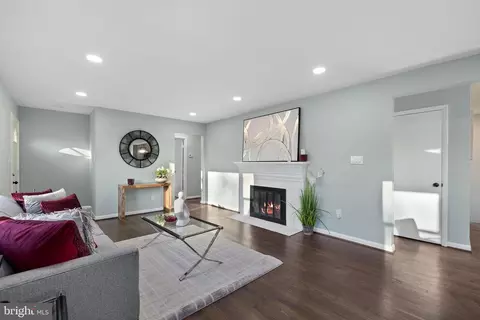 6807 97th Pl, Lanham, MD 20706 photo 4