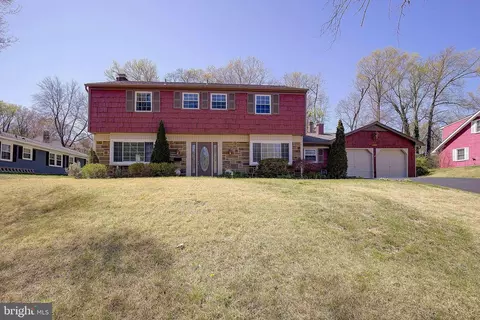12702 Cedarbrook Ln, Laurel, MD 20708