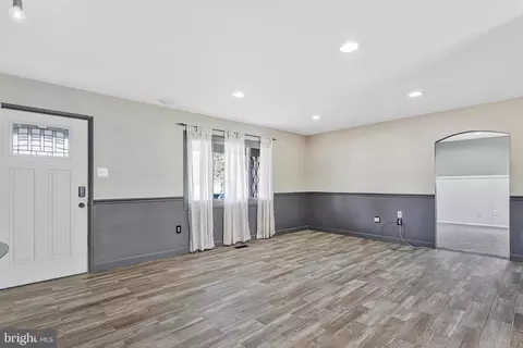 Living - 15903 Pinecroft Ln, Bowie, MD 20716 photo 1 of 2