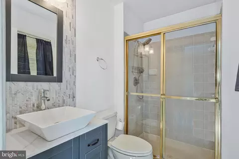 Bath - 15903 Pinecroft Ln, Bowie, MD 20716 photo 1 of 2