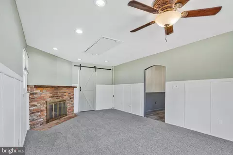 Living - 15903 Pinecroft Ln, Bowie, MD 20716 photo 2 of 2