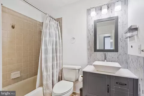 Bath - 15903 Pinecroft Ln, Bowie, MD 20716 photo 2 of 2