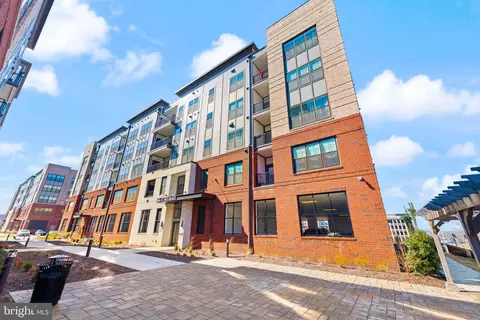 100 Saint Ives Pl #409, Oxon Hill, MD 20745