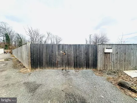 8529 Riggs Rd, Hyattsville, MD 20783