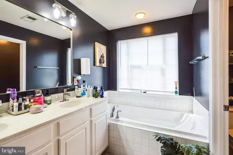 Bath - 14806 Hardcastle St, Laurel, MD 20707 photo 3 of 3