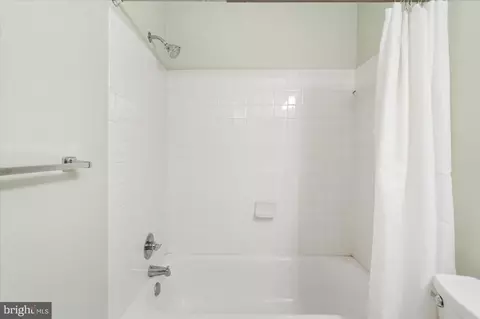 Bath - 14103 E William St #15-E, Laurel, MD 20707 photo 2 of 2