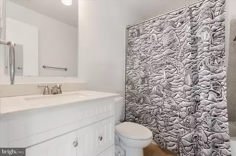 Bath - 14103 E William St #15-E, Laurel, MD 20707 photo 1 of 2