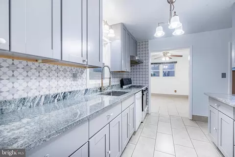 7606 Kidmore Ln, Lanham, MD 20706 photo 8