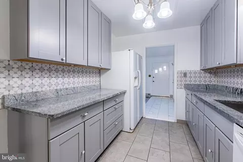 7606 Kidmore Ln, Lanham, MD 20706 photo 9