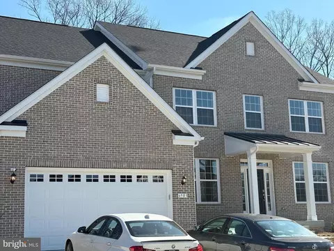6903 Fountain Park Dr, Glenn Dale, MD 20769