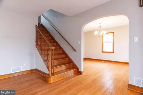 Entry Way - 407 Sandy Spring Rd, Laurel, MD 20707 photo 1 of 6