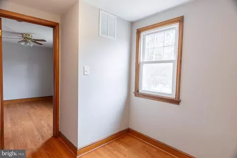 Entry Way - 407 Sandy Spring Rd, Laurel, MD 20707 photo 6 of 6