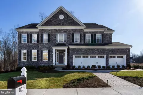 15715 Henrietta Dr, Accokeek, MD 20607