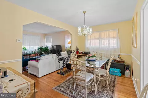 8309 Navahoe Dr, Silver Spring, MD 20903 photo 3