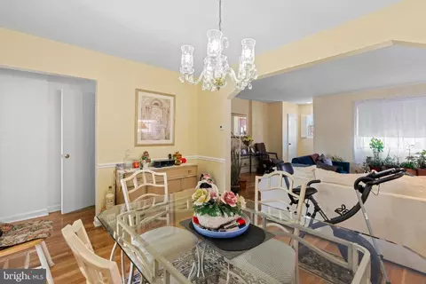 8309 Navahoe Dr, Silver Spring, MD 20903 photo 2