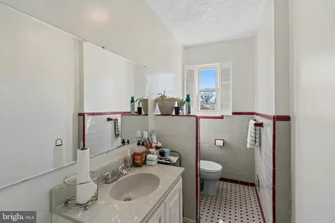 8309 Navahoe Dr, Silver Spring, MD 20903 photo 9