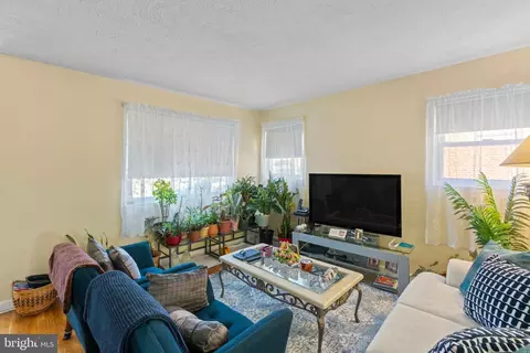 8309 Navahoe Dr, Silver Spring, MD 20903 photo 4