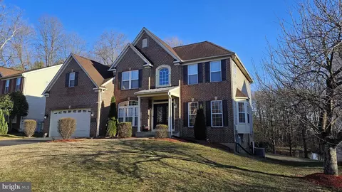 12125 Guinevere Pl, Glenn Dale, MD 20769