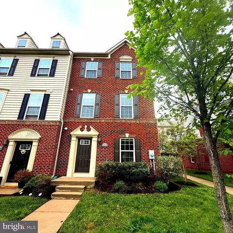 5310 Smiths Cove Ln, Greenbelt, MD 20770