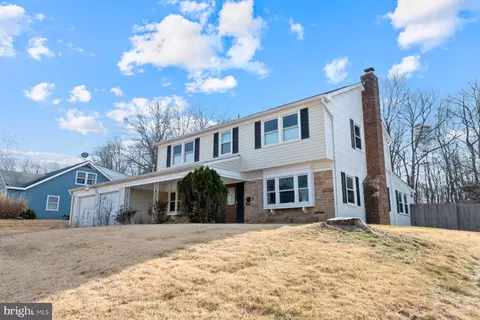 8705 Graystone Ln, Laurel, MD 20708